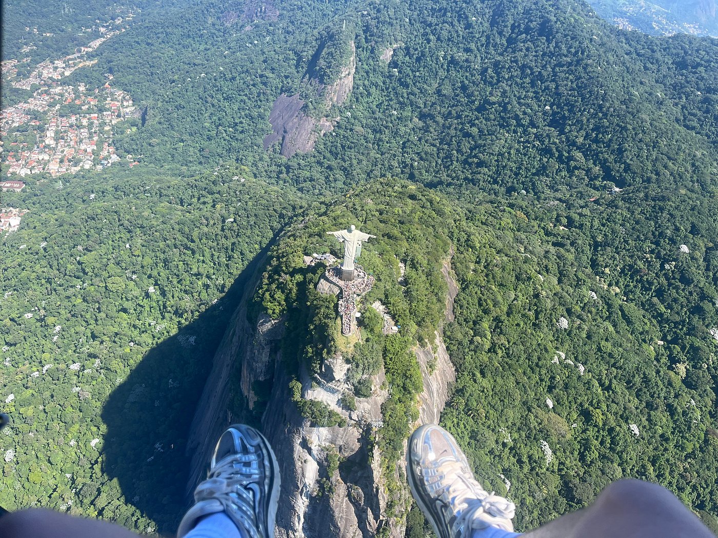 Vista del Cristo desde el helicóptero